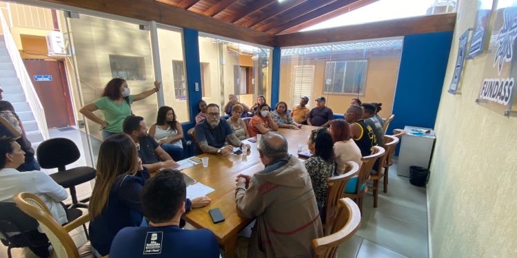Prefeitura realiza reunião de planejamento e alinhamento com ambulantes do Centro de São Sebastião 