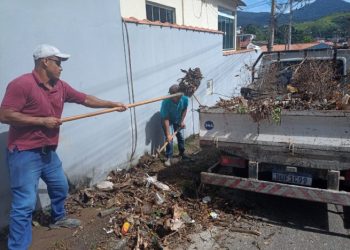 Serviço de Cata-Cata resulta na retirada de 24 caminhões de móveis, podas e detritos na região central