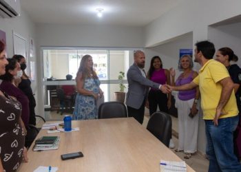 Delegacia da Mulher visita Casa PodeRosa para selar parceria no atendimento às vítimas de violência doméstica