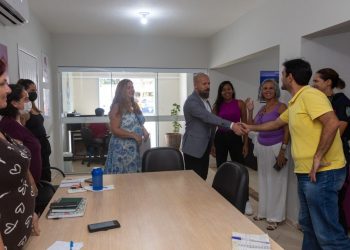 Delegacia da Mulher visita Casa PodeRosa para selar parceria no atendimento às vítimas de violência doméstica