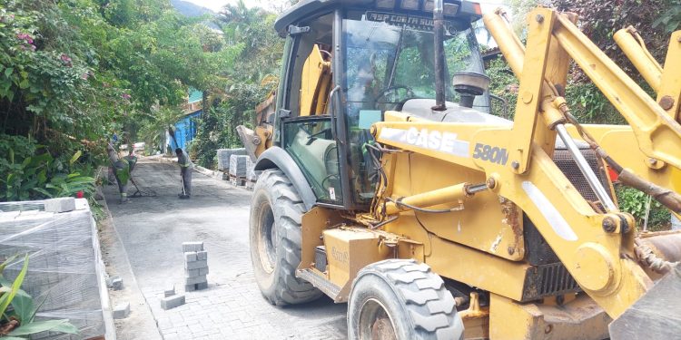 Prefeitura inicia novo pacote de obras de pavimentação de 99 ruas no município