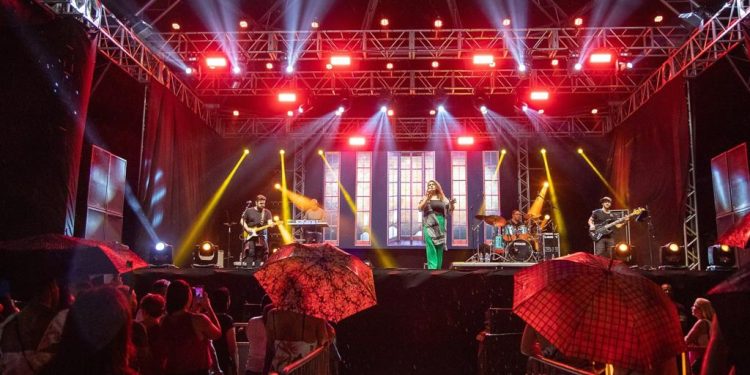 Shows do Festival de Verão de São Sebastião reúnem quase 50 mil pessoas