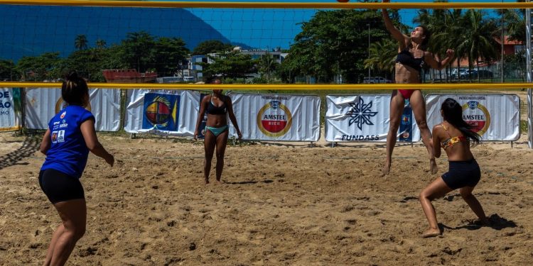 1ª Etapa do Circuito Sebastianense de Vôlei de Praia tem festa de campeões na areia