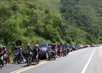 Prefeitura de São Sebastião informa lentidão no trânsito devido à volta do Réveillon