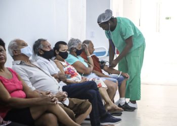 Cinquenta e oito pessoas são atendidas no Mutirão da Catarata, em São Sebastião