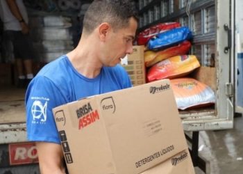 Fundo Social arrecada mais de 700 toneladas de doações e segue com ajuda de voluntários para distribuição 