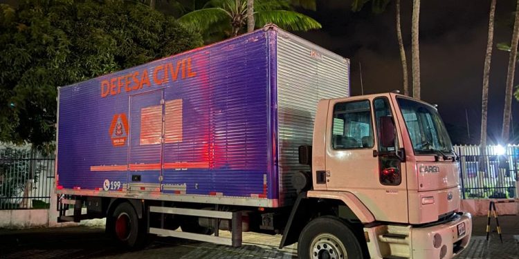 Primeiro caminhão com donativos do Governo do Estado de São Paulo chega a São Sebastião