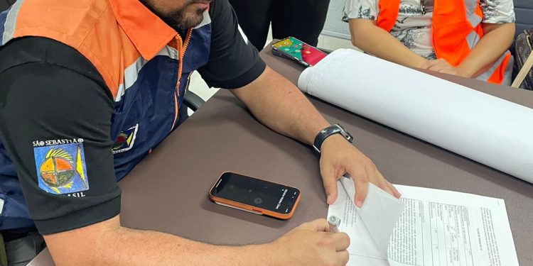 Governos municipal e estadual assinam plano de trabalho e convênio para a contratação de serviços emergenciais de Saúde