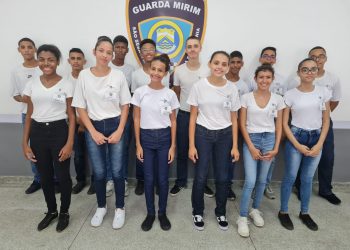 Jovens aprovados em processo seletivo iniciam Curso de Formação de Guarda Mirim   