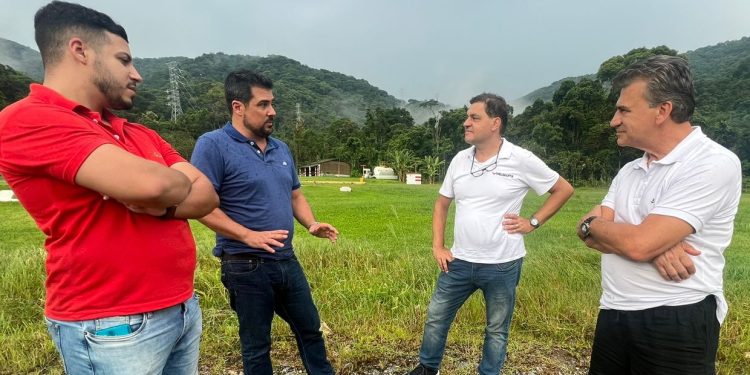 Felipe Augusto fala sobre instalação de antena de transmissão que beneficiará a Ilha de Montão de Trigo