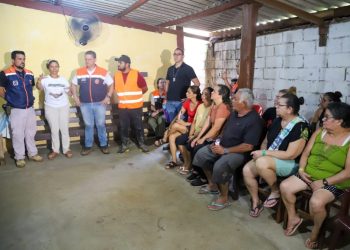 Governo Estadual e Municipal debate medidas para setor hoteleiro receber desabrigados