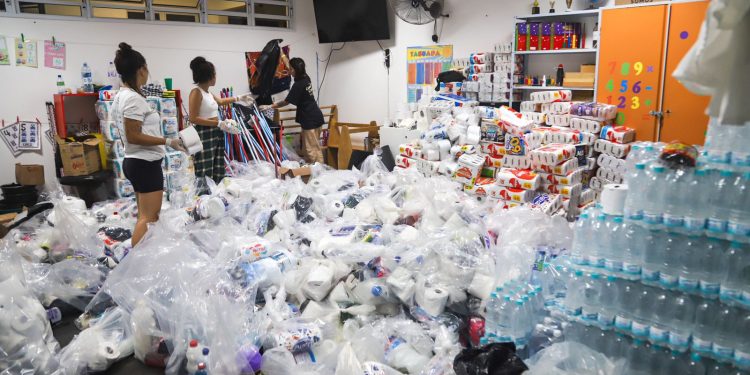 Prefeitura pede que pessoas façam doações apenas aos órgãos oficiais