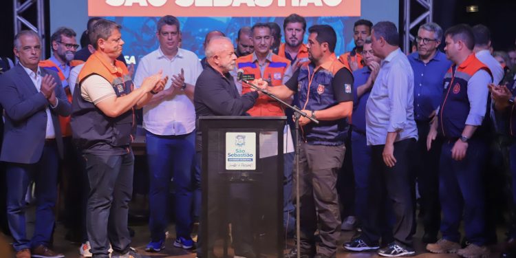 Presidente Lula afirma compromisso de trabalho conjunto entre Governo Estadual e Municipal, para recuperar os estragos causados pelas fortes chuvas em São Sebastião