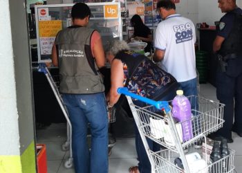 Procon de São Sebastião fiscaliza abusos de preços em áreas afetadas pela tempestade na Costa Sul