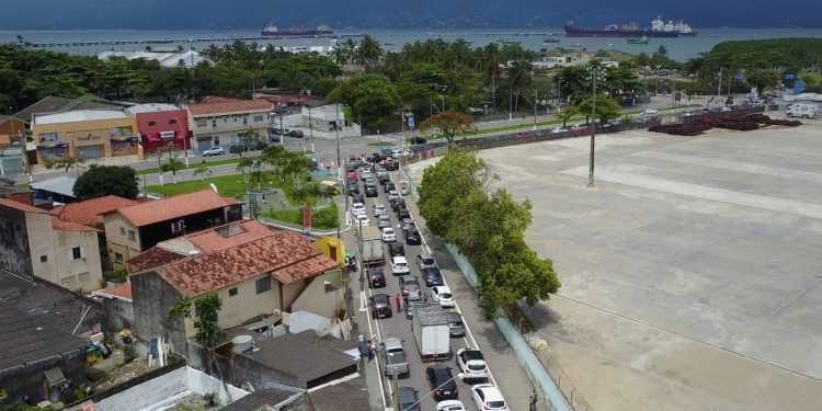 São Sebastião acata determinação do MP-SP que suspendeu prioridade na fila da balsa