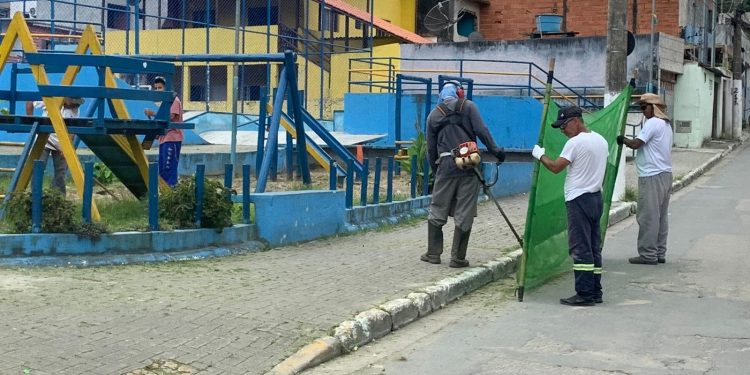 Áreas de lazer e parques infantis são revitalizados no bairro Topolândia e região