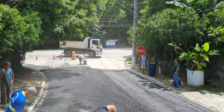 Bairro Toque-Toque-Pequeno passa por serviços de recapeamento asfáltico
