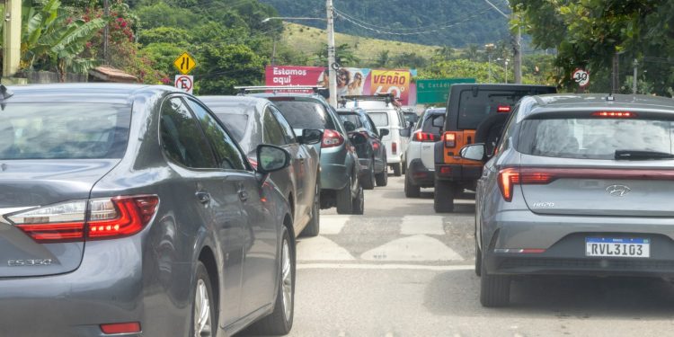 Boletim: Governador e prefeito de São Sebastião recomendam saída de turistas do litoral norte (21/02/2023, às 16h50)
