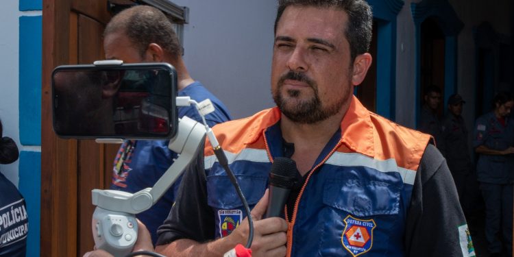 Volta chover na Costa Sul de São Sebastião e prefeito Felipe Augusto faz apelo para que moradores saiam imediatamente das áreas de risco