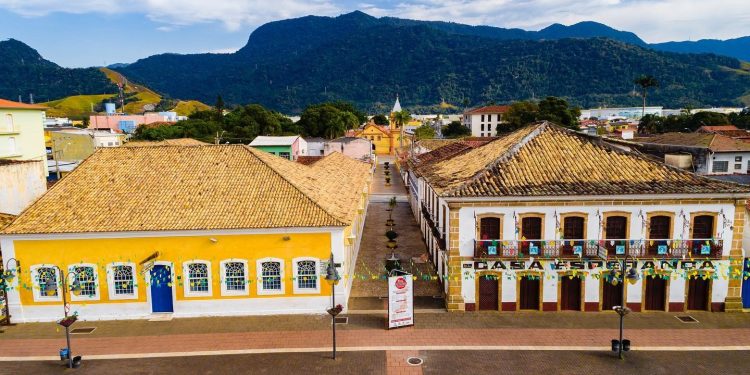 Turismo Cultural Caiçara é apresentado em feiras internacionais de turismo