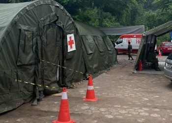 Pacientes da rede municipal de saúde são atendidos por urologista no Hospital de Campanha da Marinha 