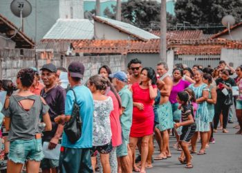 Fundo Social de São Sebastião entrega donativos no bairro Jaraguá e região