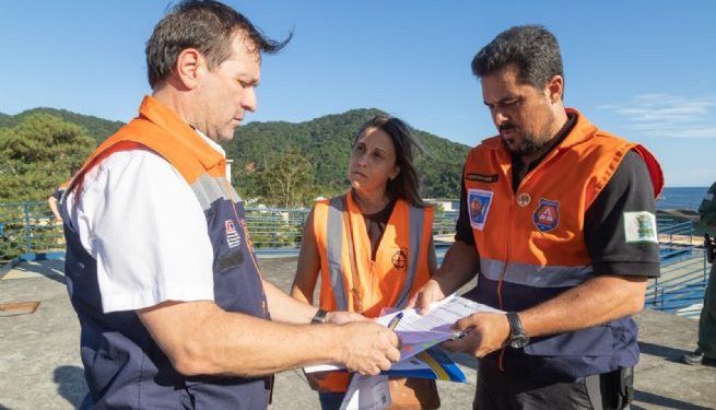 Governo do Estado apresenta mais dois terrenos na Baleia Verde para construir casas para as vítimas das chuvas