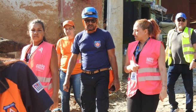 Equipes da Defesa Civil, SEDES e CDHU iniciam cadastramento em comunidades de Boiçucanga