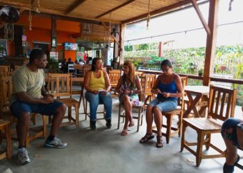 Professores da Costa Sul participam de capacitação criativa na Barra do Sahy