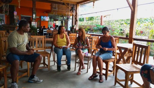 Professores da Costa Sul participam de capacitação criativa na Barra do Sahy