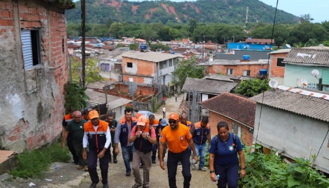  Famílias desalojadas começam a retornar para casa em São Sebastião