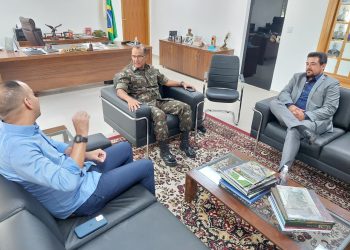 Em São Paulo, Felipe Augusto discute temas de interesse nacional em encontro com General Montenegro e Deputado Paulo Alexandre Barbosa