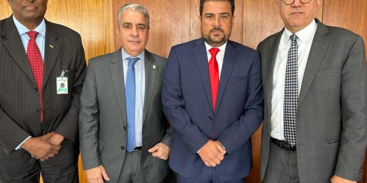 Felipe Augusto busca parcerias em Brasília para reconstrução de São Sebastião após fortes chuvas