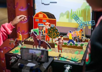 Exposição em São Sebastião (SP) permite conhecer o cinema de animação e produzir filmes participativos   
