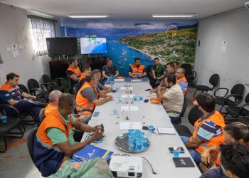 Prefeito Felipe Augusto alinha medidas urgentes com vereadores para reconstrução de São Sebastião após fortes chuvas 