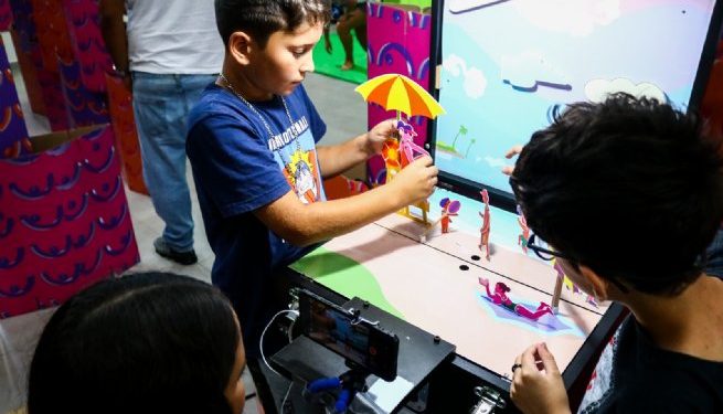 Alunos da rede municipal de São Sebastião participam de oficinas de cinema de animação