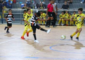 Pequenos do Bairro e Paraibuna fazem abertura da Copa Kids de São Sebastião