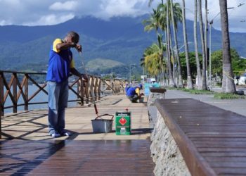Prefeitura de São Sebastião investe na renovação do Deck da Rua da Praia para o conforto dos turistas e moradores