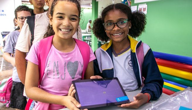 Estudantes de Juquehy são beneficiados com doação de tablets