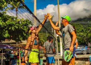 Prefeitura de São Sebastião abre lista de espera para aulas de beach tennis na Praia do Porto Grande