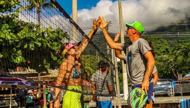 Prefeitura de São Sebastião abre lista de espera para aulas de beach tennis na Praia do Porto Grande