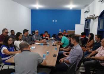 Bombeiros retomam buscas por desaparecido na tragédia de 19 de fevereiro na Baleia Verde