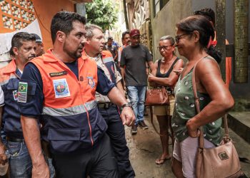 Felipe Augusto sanciona Lei de anistia para atender pessoas em Estado de Calamidade, em São Sebastião 