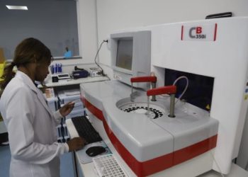 Laboratório de Análises Clínicas do Hospital de Clínicas da Costa Sul realiza mais de 123 mil exames laboratoriais