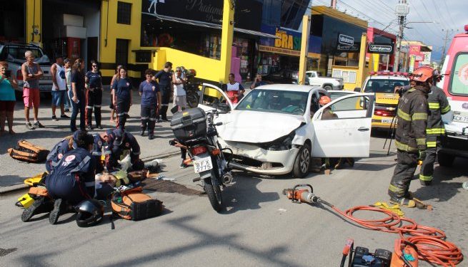 Simulado de acidente em São Sebastião alerta para conscientização de motociclistas no trânsito durante a campanha Maio Amarelo