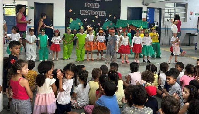 Alunos de Maresias apresentam espetáculo inspirado em livro de incentivo à alimentação saudável