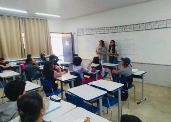 Estudantes do projeto ‘Jovens em Ação’ aprendem sobre liderança estudantil