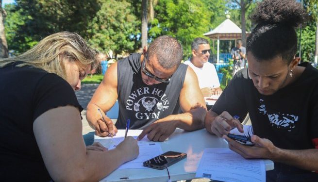 Qualifica São Sebá recebe mais de 1 mil cadastros para cursos de qualificação profissional durante ação na região central