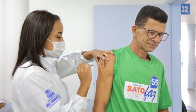 Dia D de vacinação tem mais de 1.700 doses aplicadas contra gripe e Covid-19 em São Sebastião