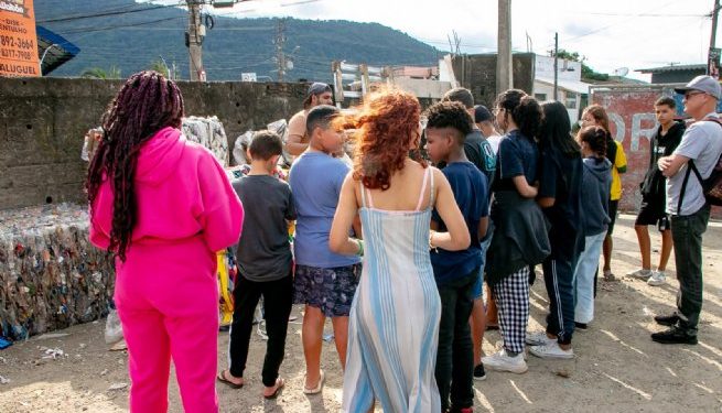 Alunos de Barra do Una visitam Cooperativa de Reciclagem de São Sebastião